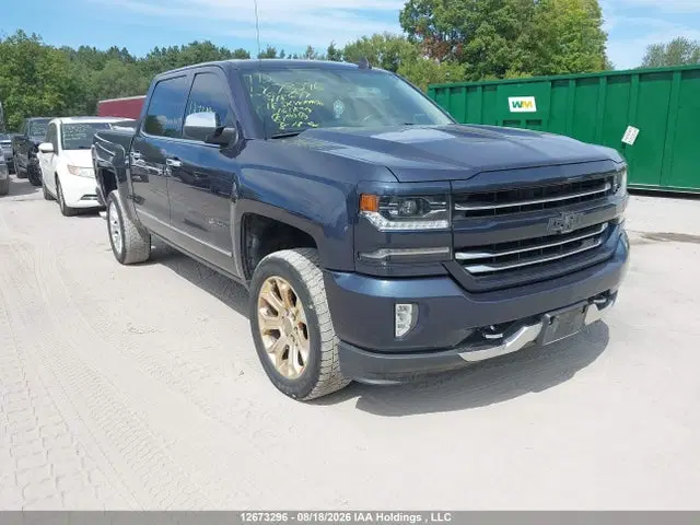 3GCUKSEJ2JG418677 — 2018 Chevrolet Silverado 1500 2LZ, Передняя часть, фото до ремонта