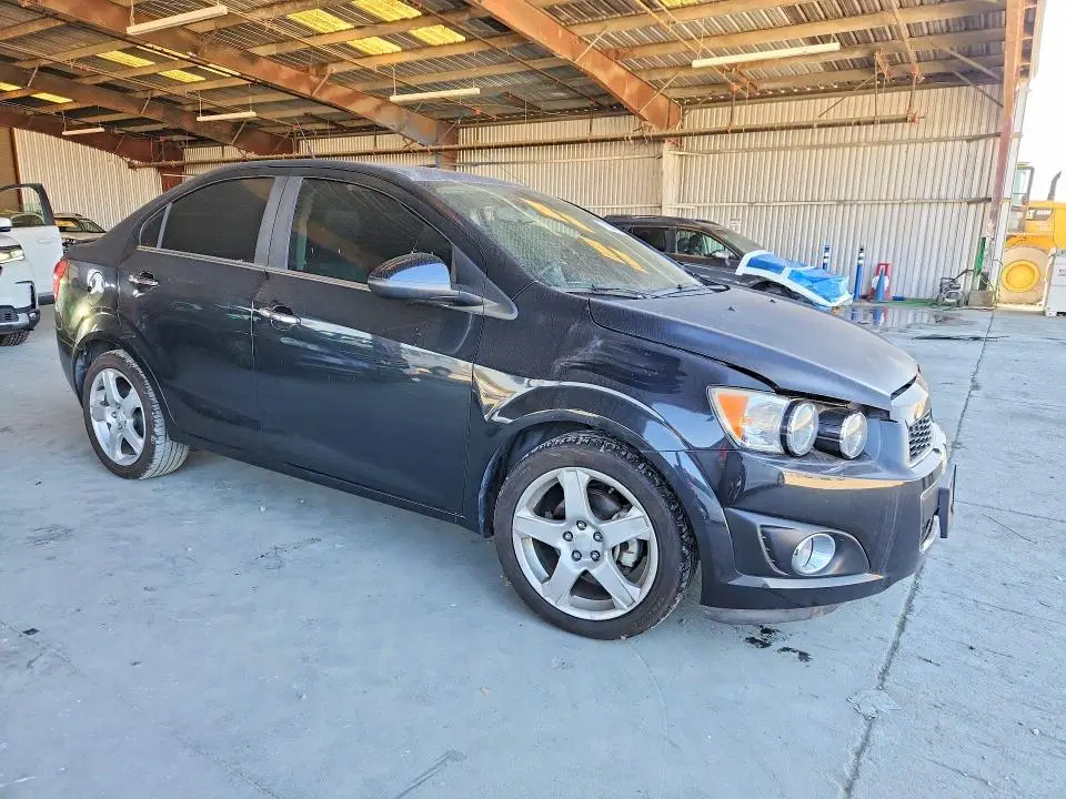 2014 Chevrolet Sonic VIN 1G1JE5SB1E4157319 фото 4