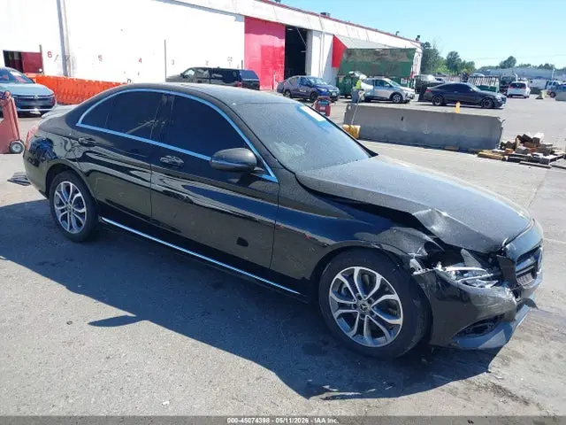 55SWF4JB7JU241586 — 2018 Mercedes-Benz C 300, Front End, фото до ремонта