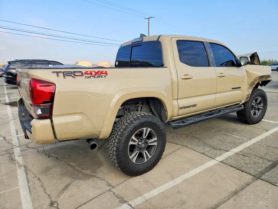 2019 Toyota Tacoma VIN 3TMCZ5AN0KM262594 фото 3