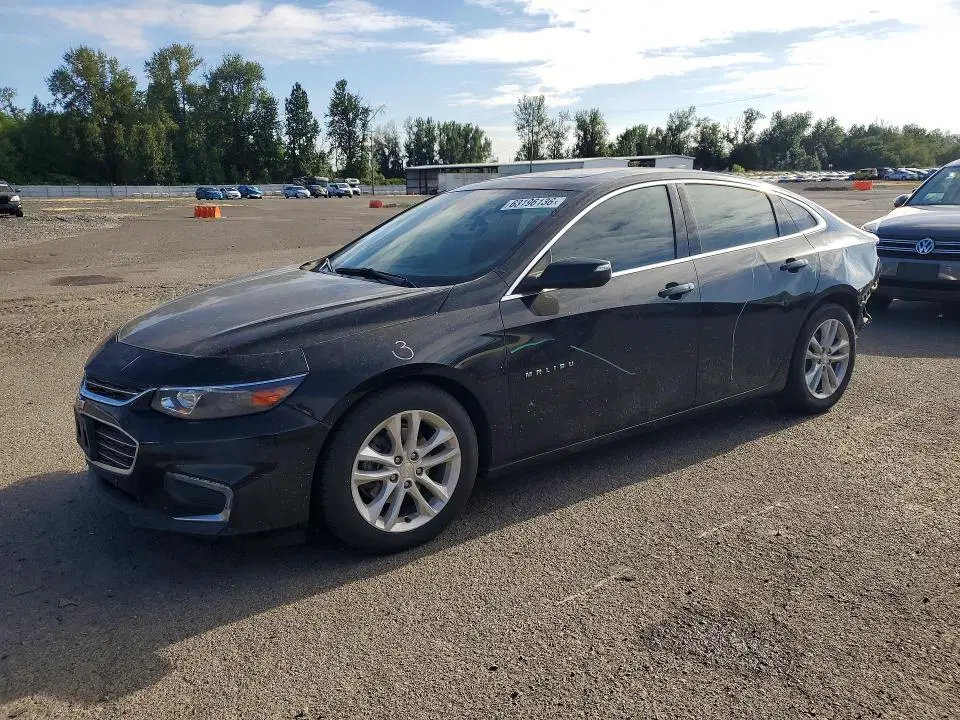 1G1ZJ5SU4HF273185 — 2017 Chevrolet Malibu, Задняя часть, фото до ремонта