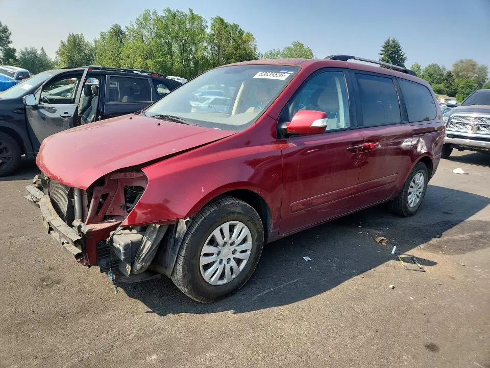 KNDMG4C79C6433251 — 2012 Kia Sedona, Передняя часть, фото до ремонта