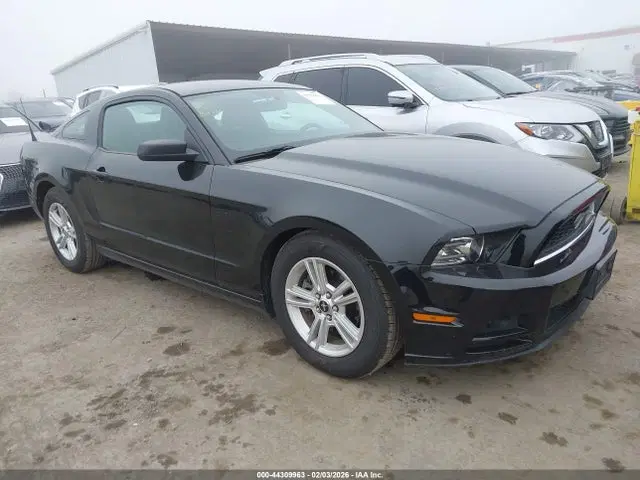 1ZVBP8AM1E5333917 — 2014 Ford Mustang V6, Левый бок (Left Side), фото до ремонта