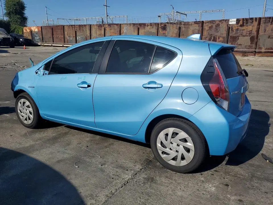 2016 Toyota PRIUS C VIN JTDKDTB38G1130957 фото 2