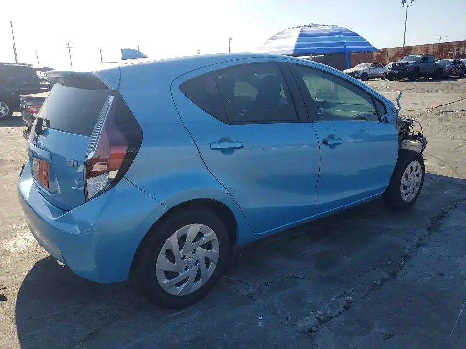 2016 Toyota PRIUS C VIN JTDKDTB38G1130957 фото 3