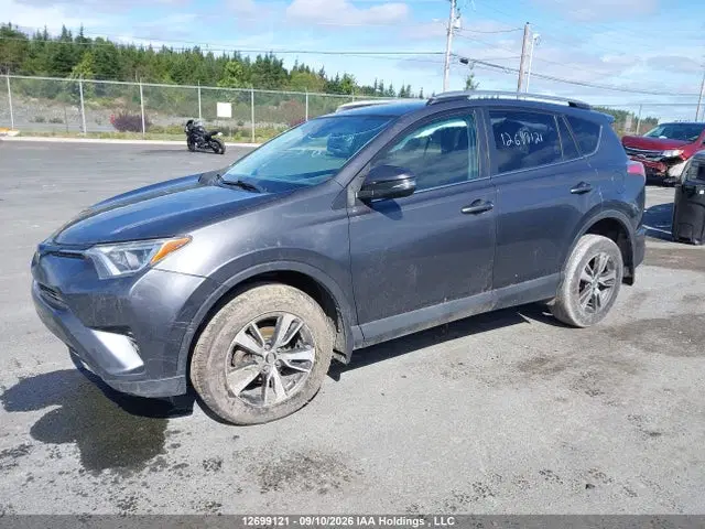 2018 Toyota RAV4 LE VIN 2T3BFREV3JW830713 фото 2