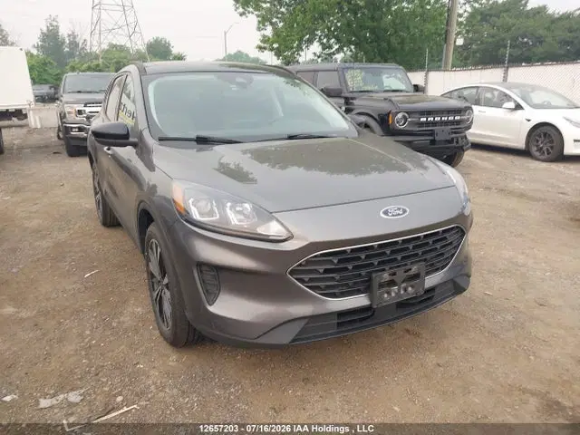 1FMCU9G65NUB75551 — 2022 Ford Escape SE, Передняя часть, фото до ремонта
