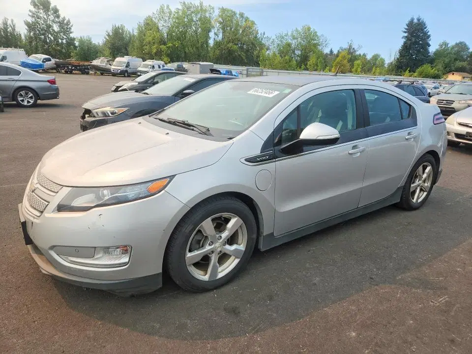 1G1RB6E48CU100661 — 2012 Chevrolet Volt, Боковая часть (Side), фото до ремонта