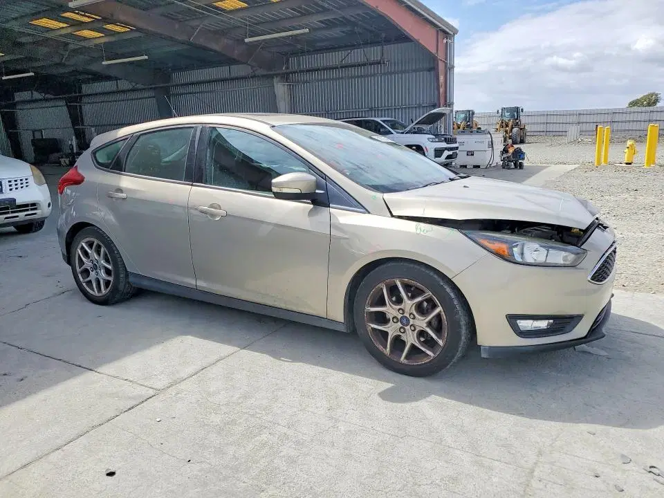 2015 Ford Focus VIN 1FADP3K25FL318657 фото 4