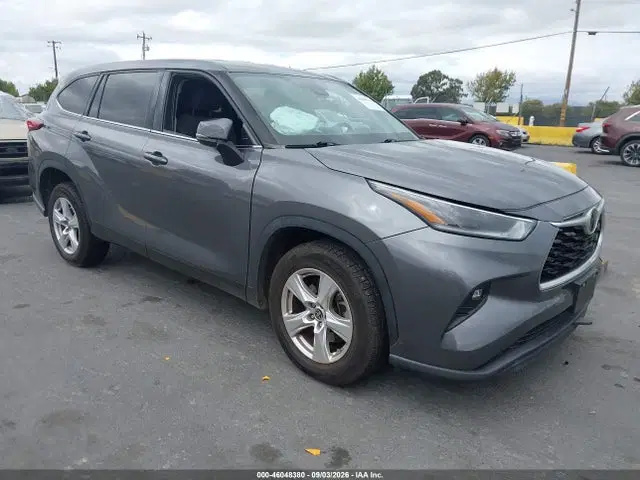 5TDZZRAH2MS534108 — 2021 Toyota Highlander LE, Передняя часть слева (Left Front), фото до ремонта