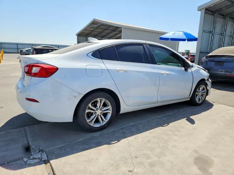 2019 Chevrolet Cruze VIN 1G1BE5SM6K7107161 фото 3