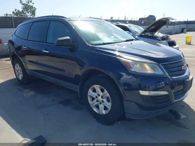 1GNKRFED6FJ267327 — 2015 Chevrolet Traverse LS, Естественный износ, фото до ремонта