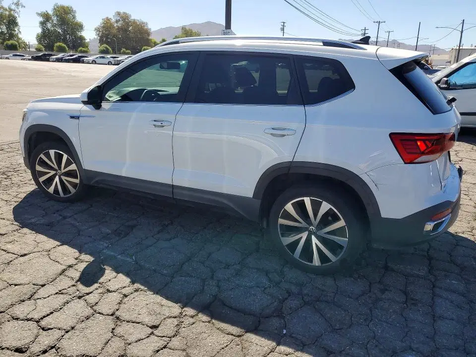 2022 Volkswagen Taos VIN 3VVRX7B26NM040258 фото 2