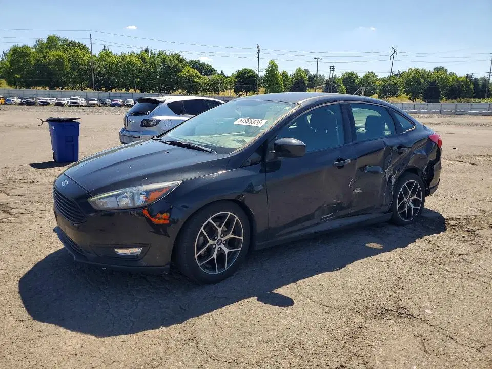 1FADP3FE6JL313805 — 2018 Ford Focus, Боковая часть, фото до ремонта