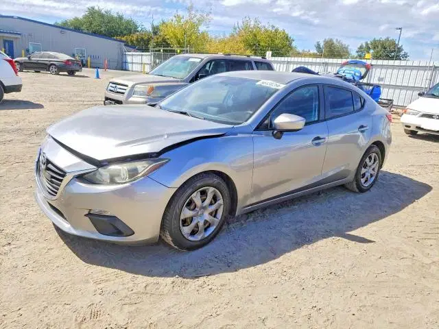 JM1BM1T75G1319331 — 2016 Mazda 3, Задняя часть, фото до ремонта