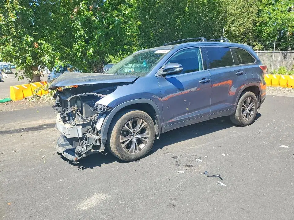 5TDJKRFH0GS287685 — 2016 Toyota Highlander, Передняя часть (Front End), фото до ремонта
