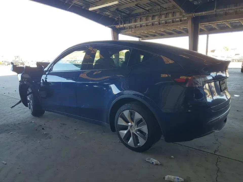 2022 Tesla Model Y VIN 7SAYGDEE5NF427650 фото 2