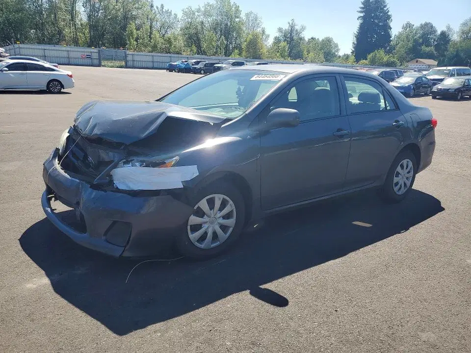 2T1BU4EE1DC971951 — 2013 Toyota Corolla, FRONT END, фото до ремонта