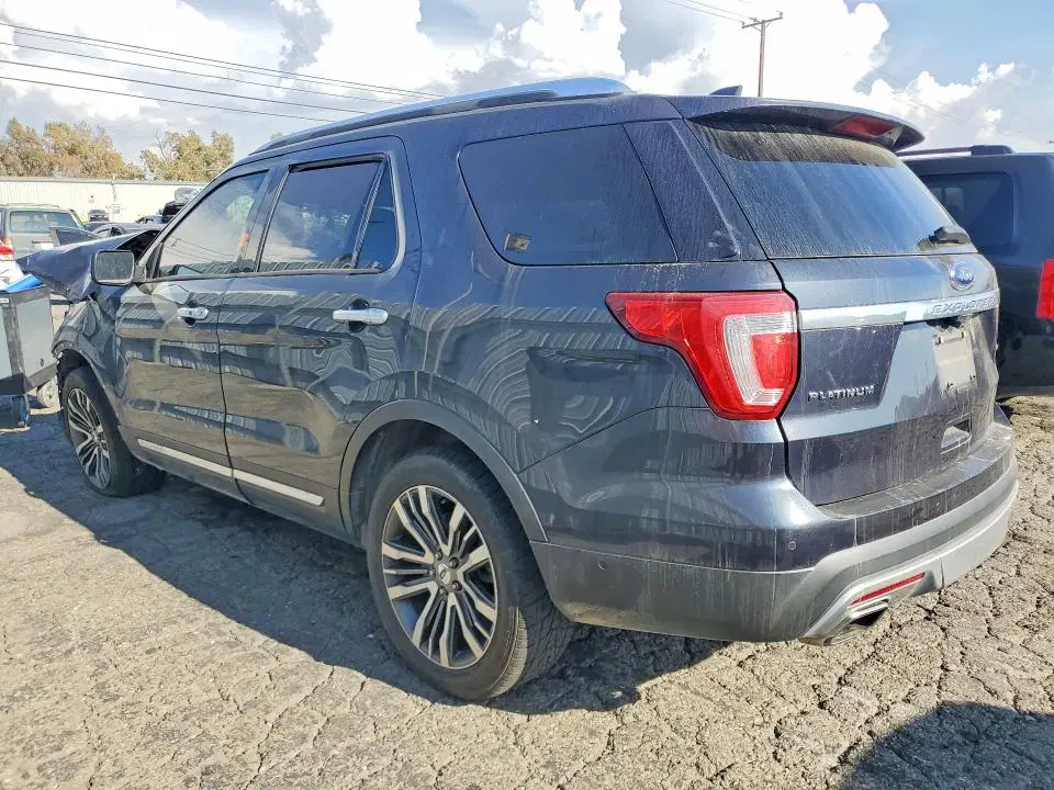 2017 Ford Explorer VIN 1FM5K8HT2HGE39034 фото 2