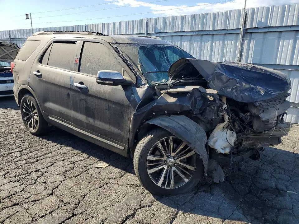 2017 Ford Explorer VIN 1FM5K8HT2HGE39034 фото 4