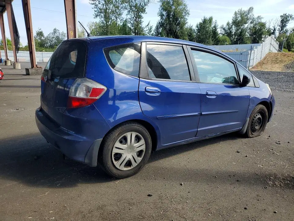 2010 HONDA FIT VIN JHMGE8H2XAS013363 фото 3