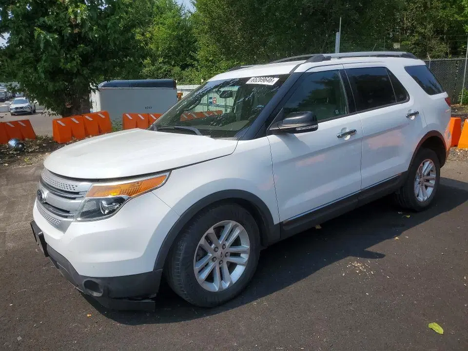 1FM5K8D85DGB43744 — 2013 Ford Explorer, FRONT END, фото до ремонта