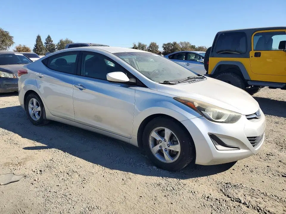 2015 Hyundai Elantra VIN 5NPDH4AE0FH646386 фото 4