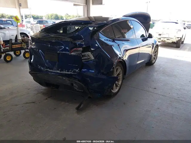 2021 Tesla Model Y Long Range Dual Motor All-wheel Drive VIN 5YJYGDEE0MF197981 фото 4