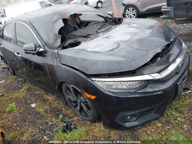 2HGFC1F92JH106932 — 2018 Honda Civic Touring, Повреждения со всех сторон, фото до ремонта
