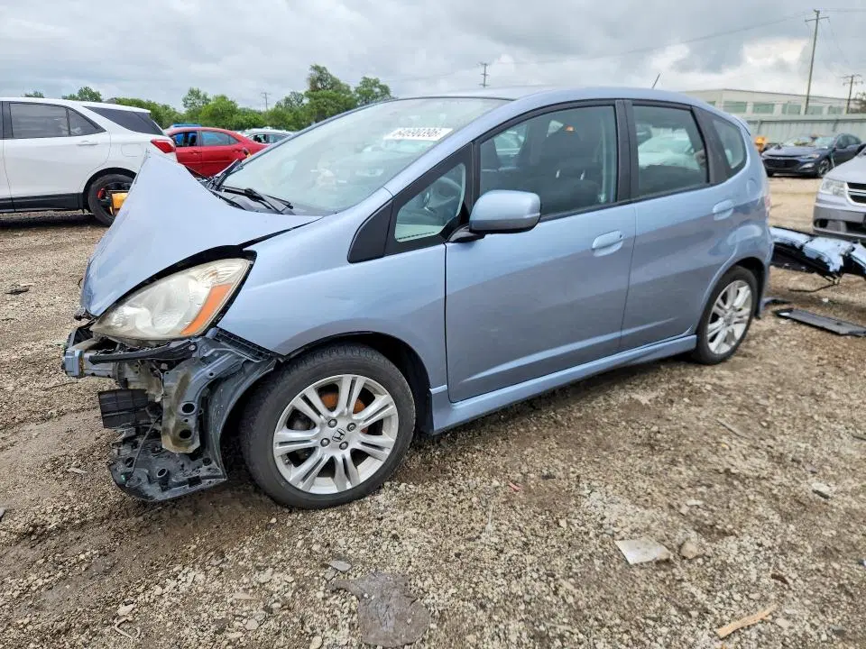 JHMGE8H5XBC003387 — 2011 Honda Fit, передняя часть, фото до ремонта