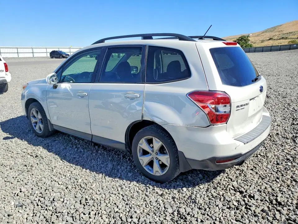 2015 Subaru Forester VIN JF2SJADCXFH524543 фото 2