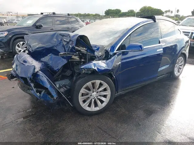 2018 Tesla Model X 100d/75d/p100d VIN 5YJXCBE22JF089357 фото 2