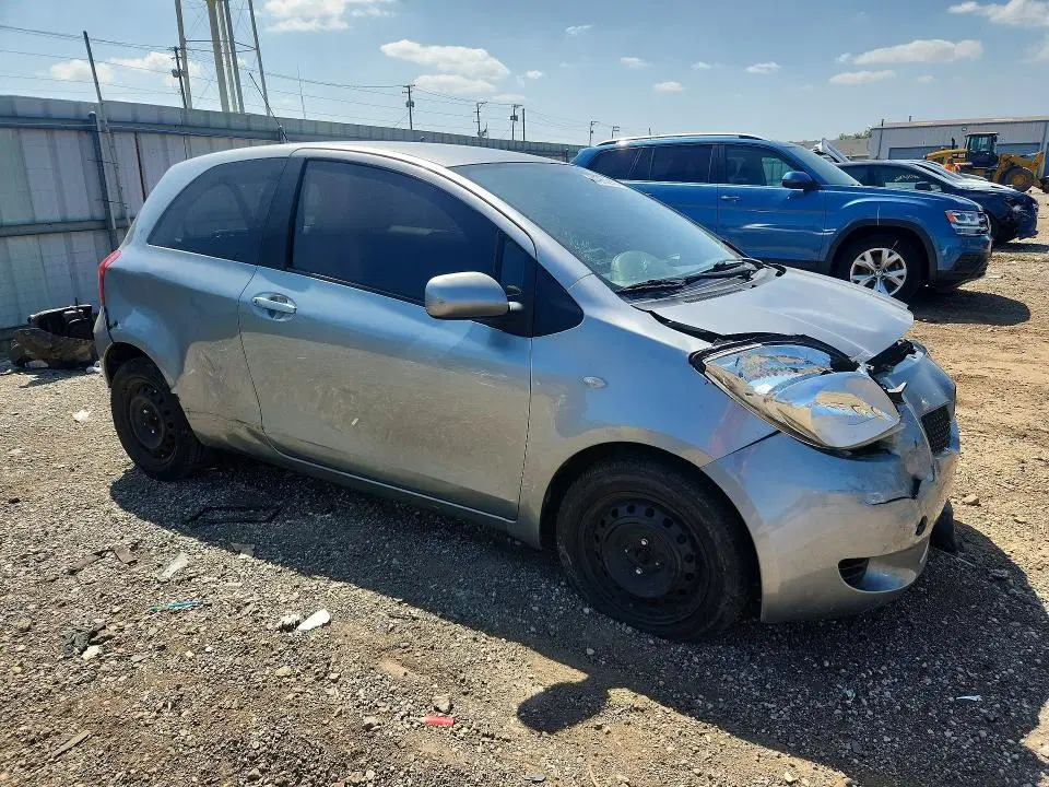 2008 TOYOTA YARIS VIN JTDJT923985185090 фото 4