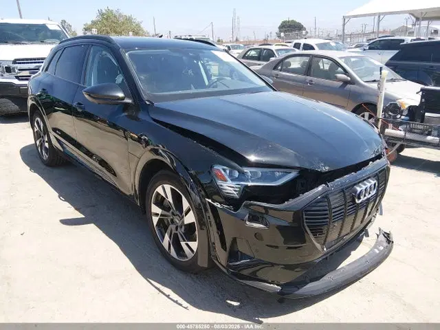 WA1AABGE9NB023720 — 2022 Audi E-tron Premium Quattro, Front End, фото до ремонта