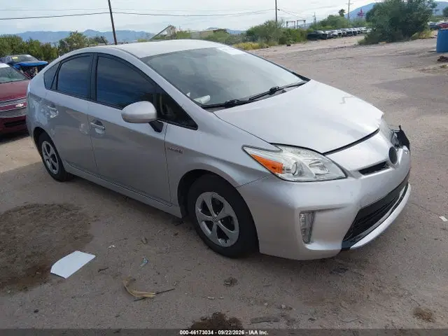 JTDKN3DU0E0358019 — 2014 Toyota Prius Two, Передняя часть слева (Left Front), фото до ремонта