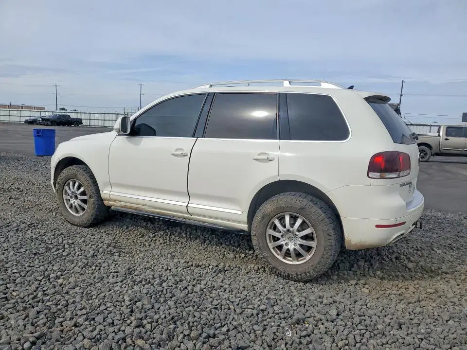 2010 VOLKSWAGEN TOUAREG VIN WVGAK7A93AD003419 фото 2