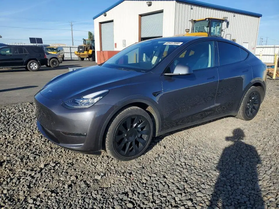7SAYGDEE0NA006075 — 2022 Tesla Model Y, Естественный износ, фото до ремонта