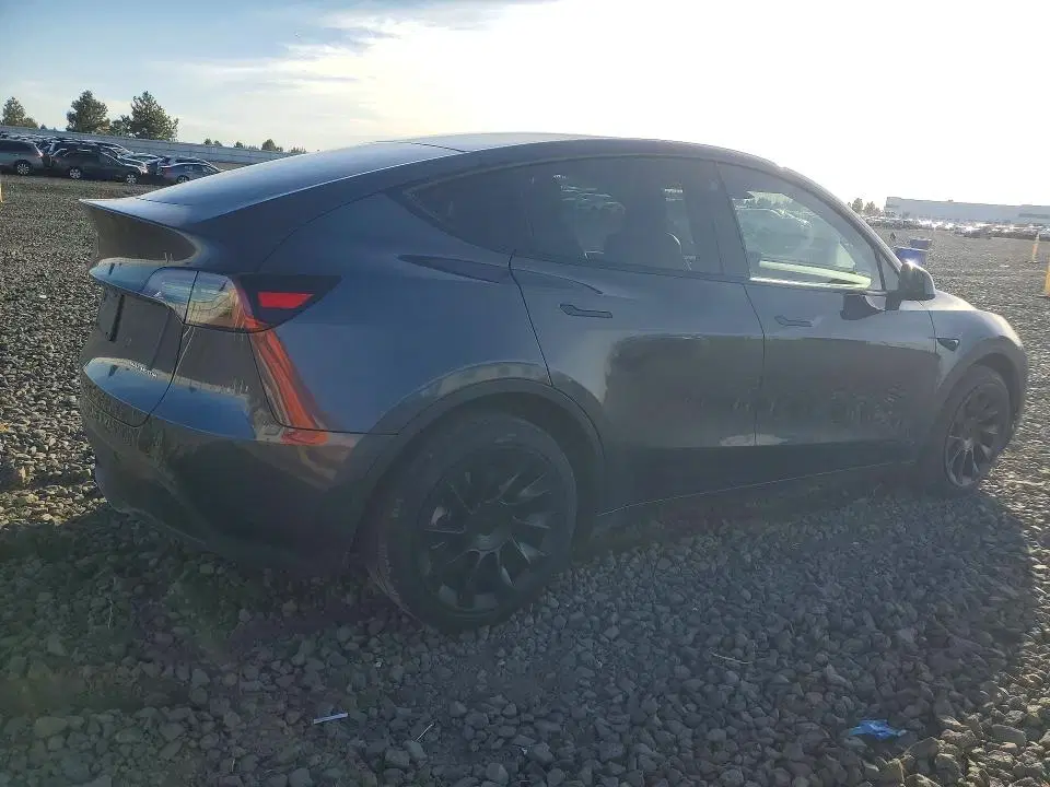 2022 TESLA MODEL Y VIN 7SAYGDEE0NA006075 фото 4