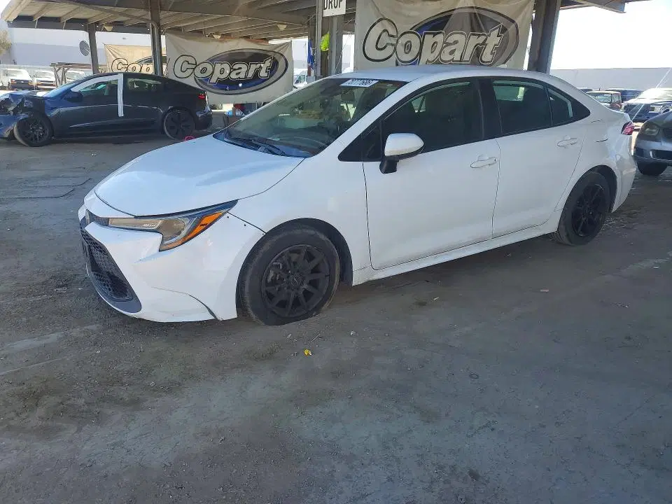 5YFEPMAE7MP179135 — 2021 Toyota Corolla, Front End, фото до ремонта