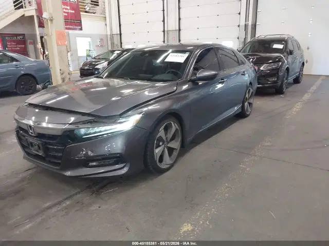 2018 Honda Accord Touring VIN 1HGCV1F98JA024683 фото 2
