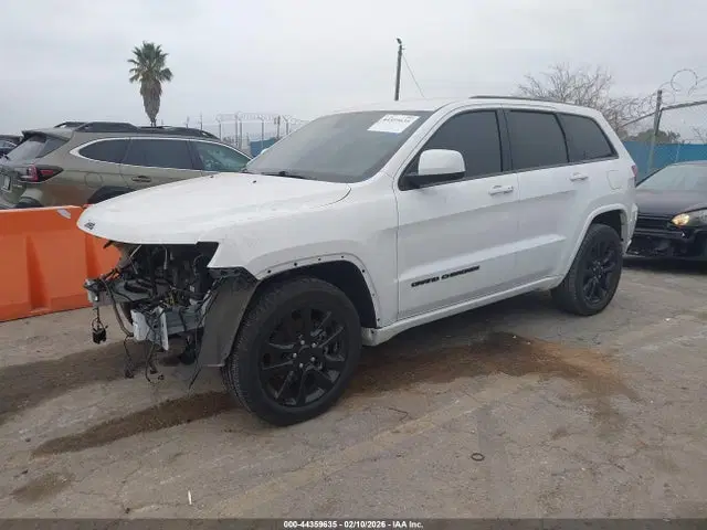 2018 Jeep Grand Cherokee Altitude 4x2 VIN 1C4RJEAGXJC197398 фото 2