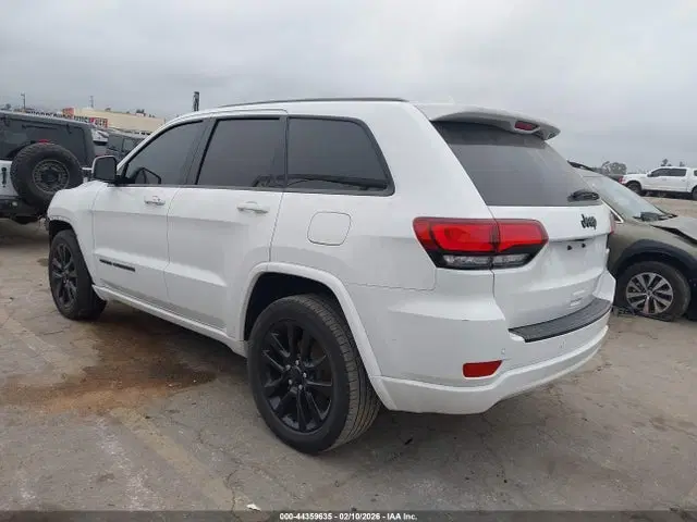 2018 Jeep Grand Cherokee Altitude 4x2 VIN 1C4RJEAGXJC197398 фото 3