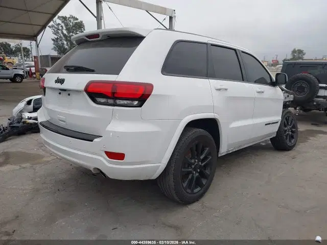 2018 Jeep Grand Cherokee Altitude 4x2 VIN 1C4RJEAGXJC197398 фото 4