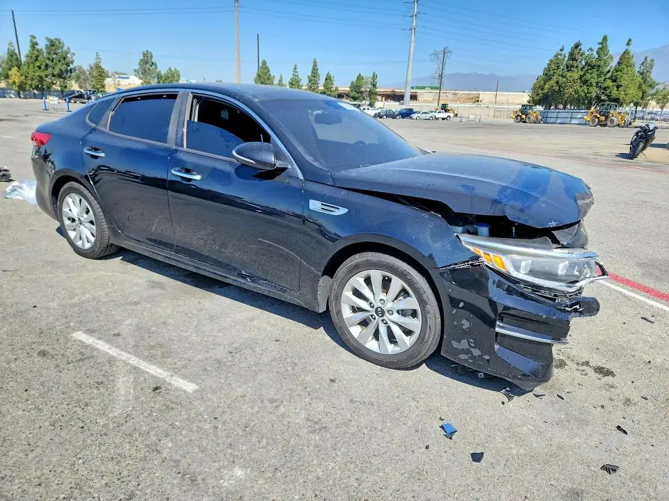 2016 KIA Optima VIN 5XXGU4L3XGG087494 фото 4