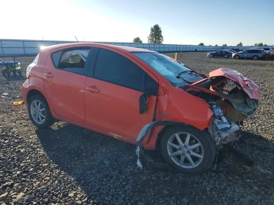 2012 TOYOTA PRIUS C VIN JTDKDTB33C1010431 фото 4
