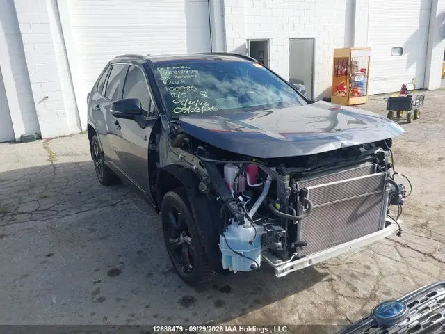 2T3RWRFV3LW100980 — 2020 Toyota RAV4 Hybrid XSE, Передняя часть, фото до ремонта