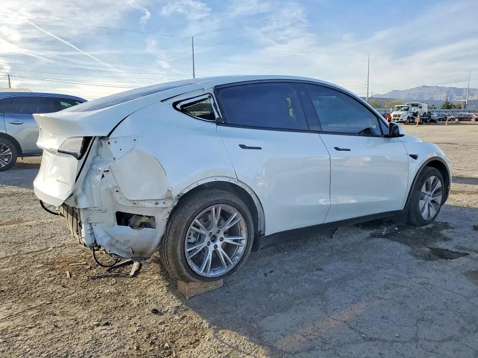 2022 Tesla Model Y VIN 7SAYGAEE0NF339751 фото 3