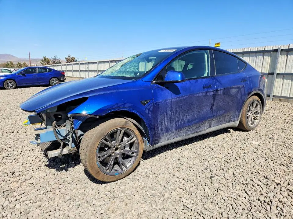 7SAYGDEDXSF232565 — 2025 Tesla Model Y, Передняя часть, фото до ремонта