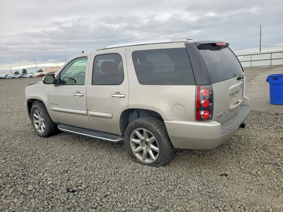 2007 GMC YUKON VIN 1GKFK63847J261794 фото 2
