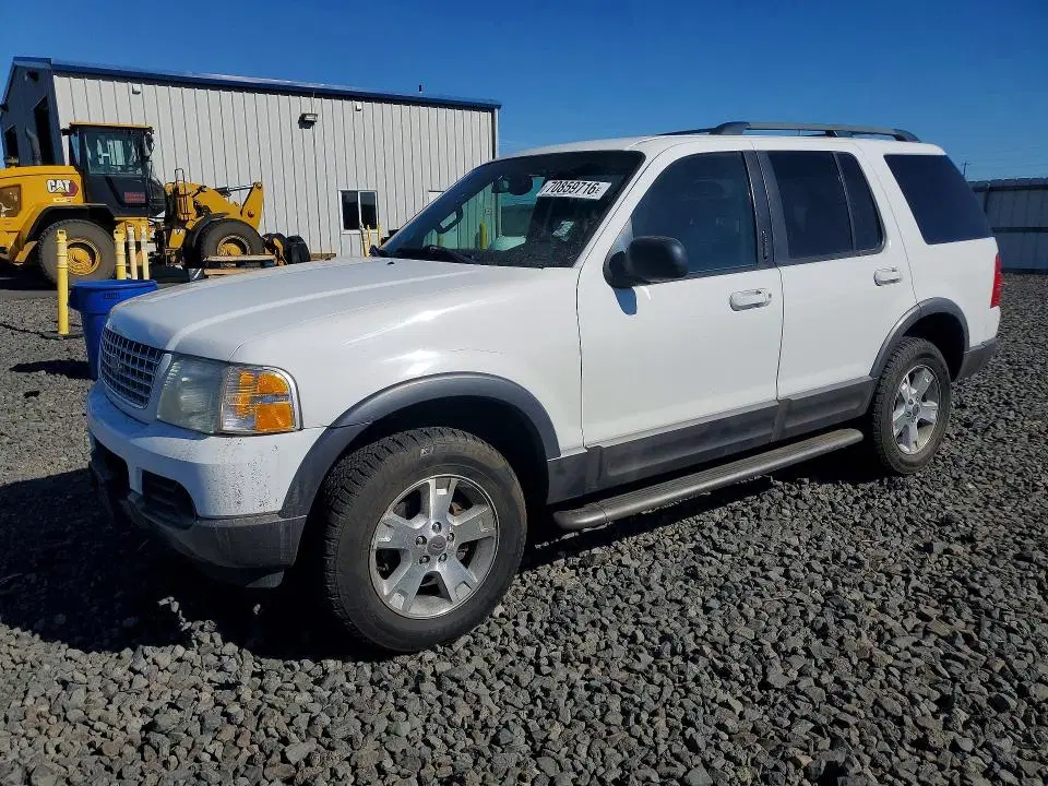 1FMZU73KX3UA91840 — 2003 Ford Explorer, Вандализм, фото до ремонта